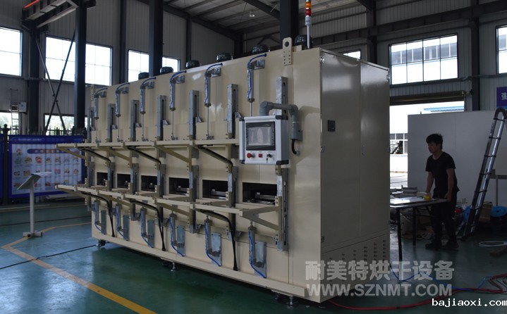 电容行业自动化对接工业烘箱